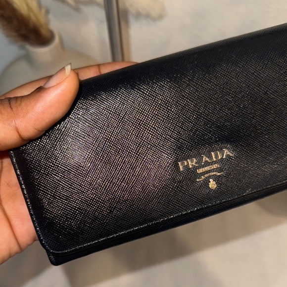 Prada Women Large Saffiano Black Leather Wallet - Picture 6 of 11